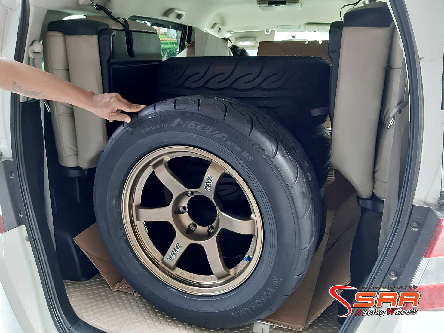 YOKOHAMA ADVAN AD08RS 265/60R18 ยางญี่ปุ่น ปี2021 ราคาพิเศษ