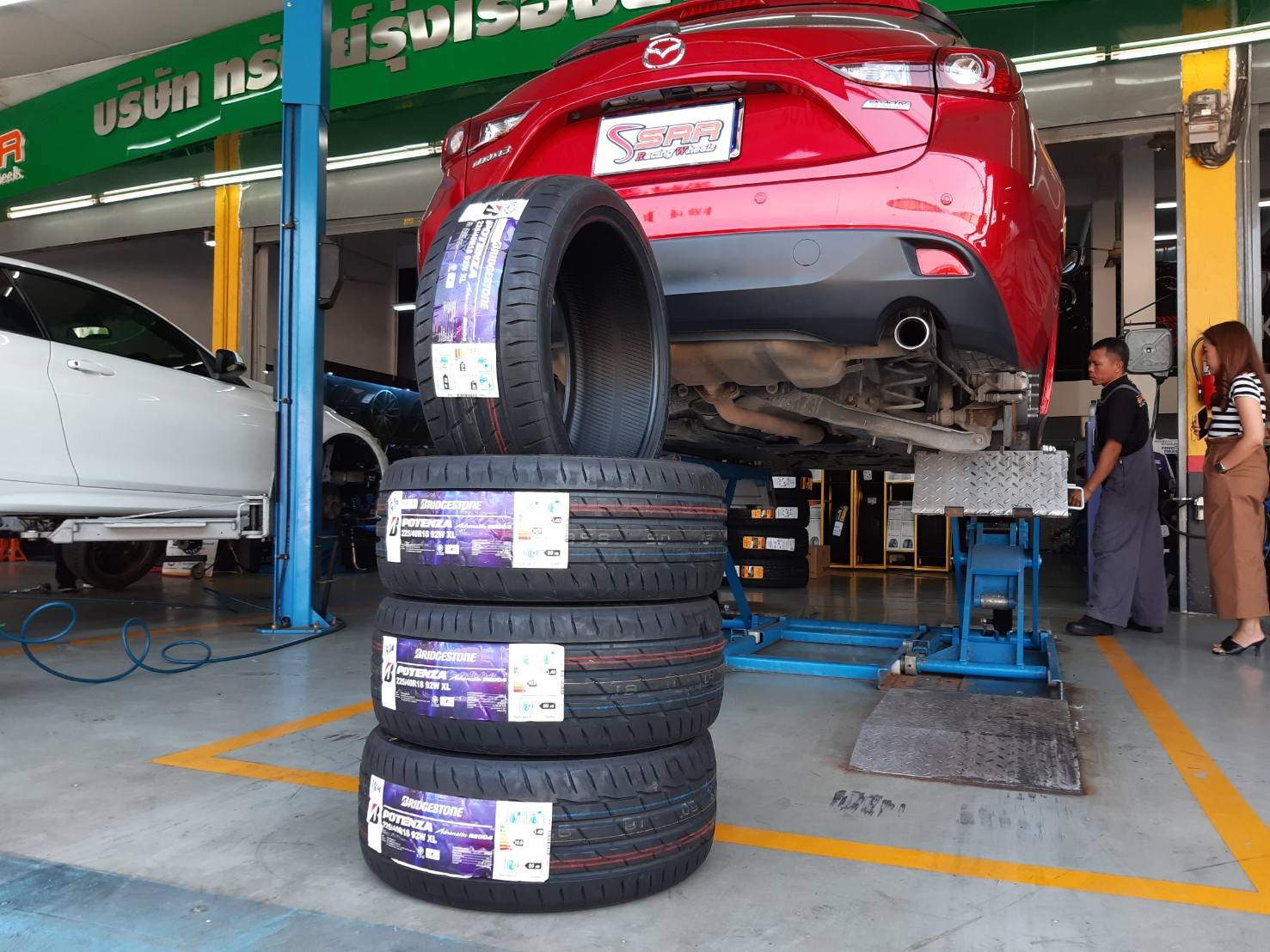 BRIDGESTONE RE004 225/40R18 ยางใหม่ปี2021 ราคาพิเศษ