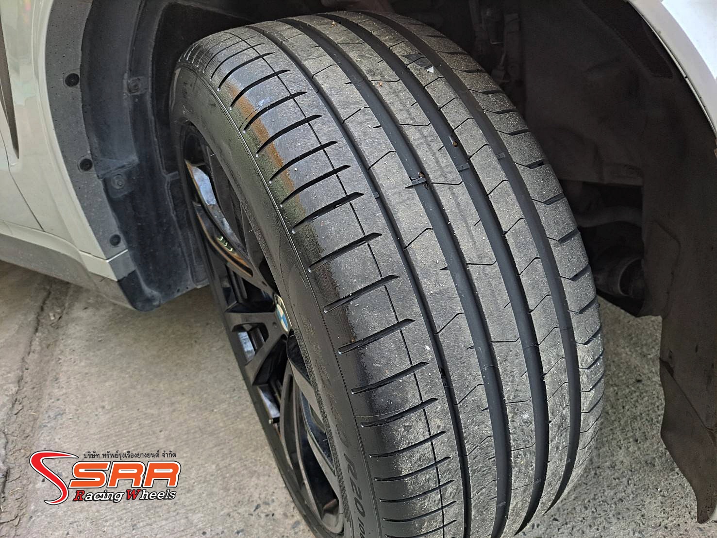 PIRELLI PZERO PZ4 (Run Flat) 275/40R20 ยางปี23 สำหรับรถ BMW X5-X6