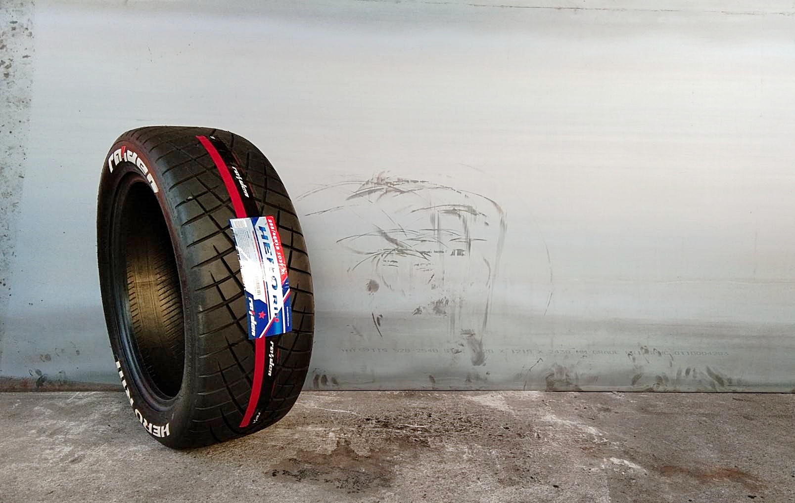 HERO R111 255/45R18 ยางซิ่งขอบขาว