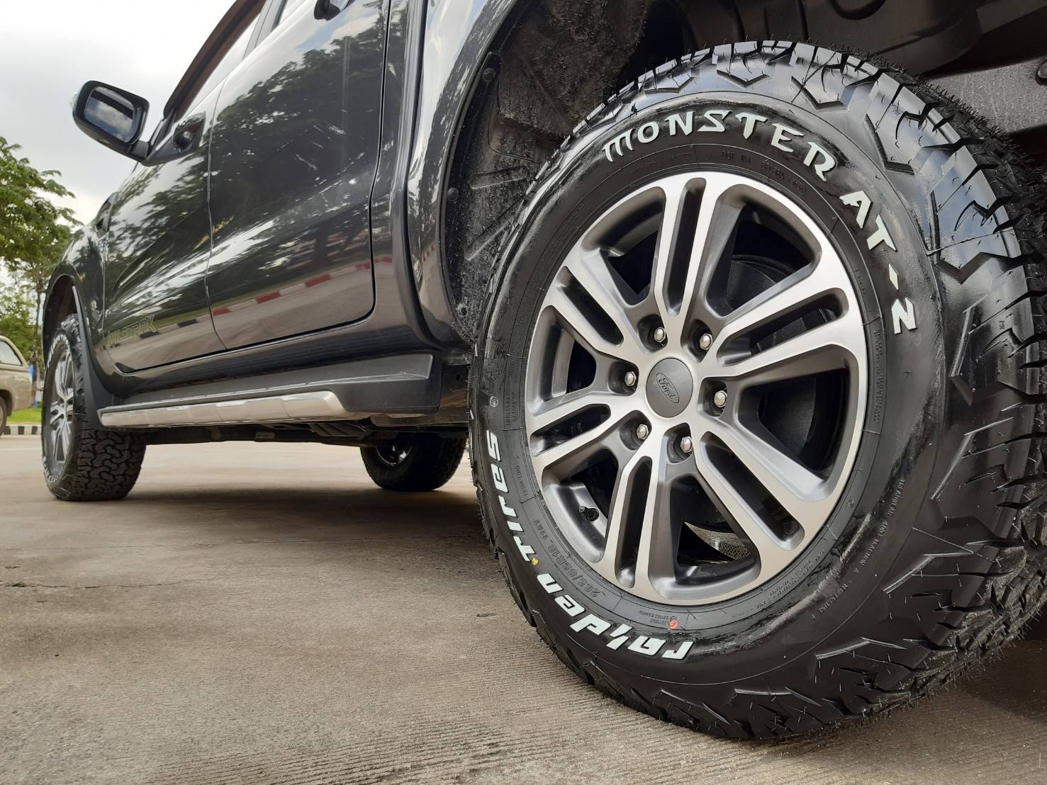 MONSTER TIRES ALL TERRAIN AT-2 265/65R18 ยางปี20 ราคาพิเศษ