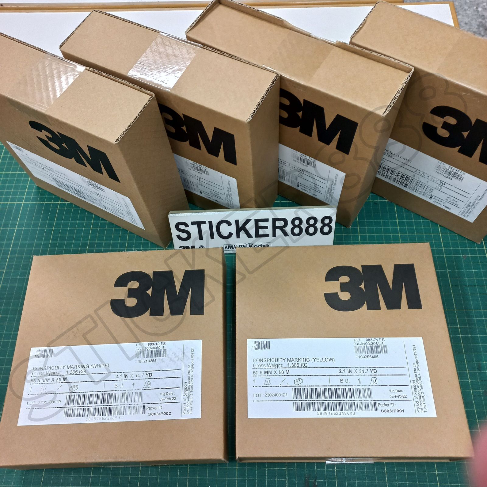 สติ๊กเกอร์สะท้อนแสง ติดรถ สีเหลือง 3M แท้ 55 mm x 50M 983-71 Conspicuity marking (Yellow)