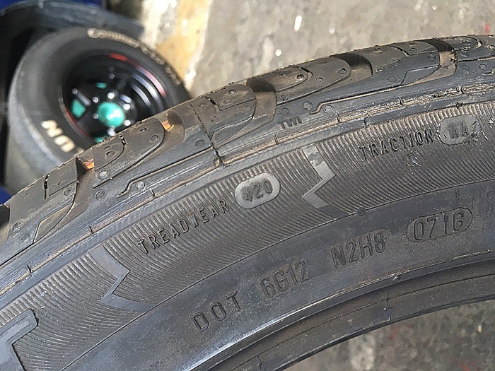 CONTINENTAL CrossContact UHP 255/45R20