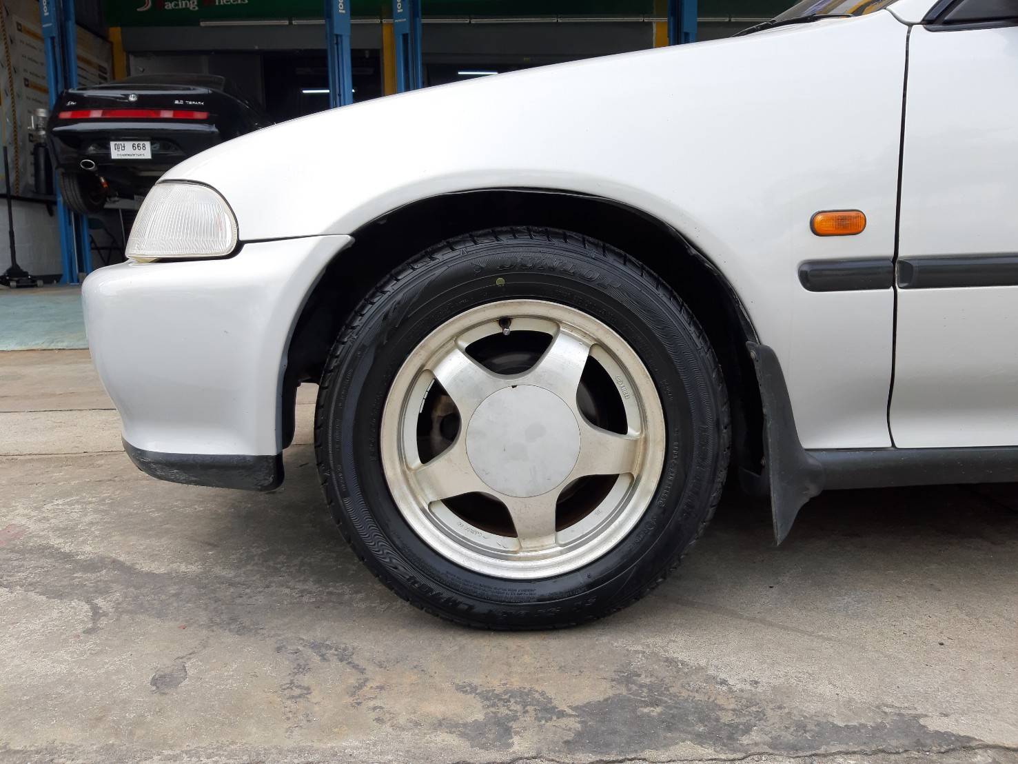 DUNLOP LM704 195/60R14 ราคาพิเศษ เส้นละ 1,900 บาท