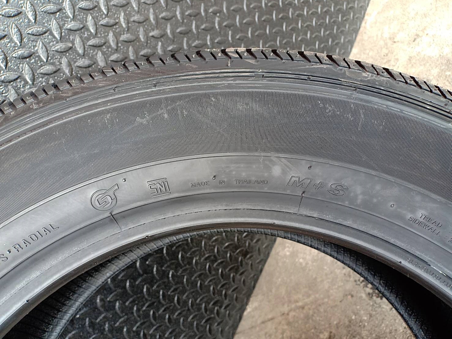 MAXXIS MA-707 235/60R17 สำหรับใส่รถ CHEVROLET CAPTIVA