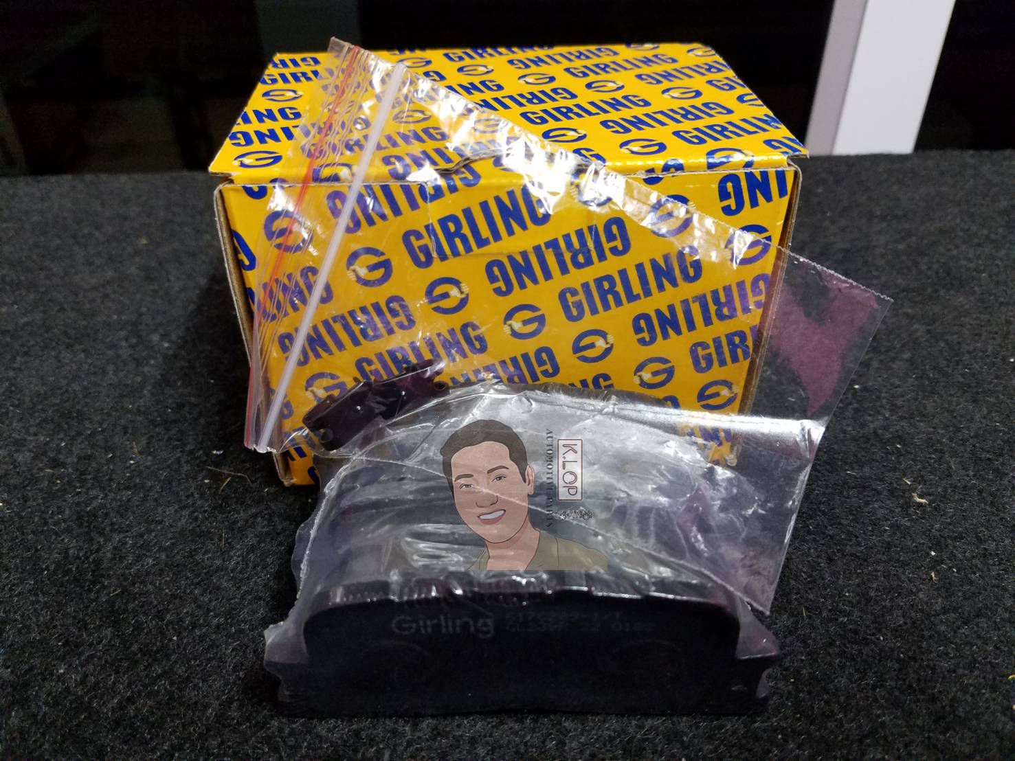 ผ้าเบรกหลัง Girling แท้ R.PAD, CAMRY '02 -06 , WISH 2.0 '03 on (คุณภาพดีมาตรฐาน การันตีโดยเครอปอะไหล่ยนต์)