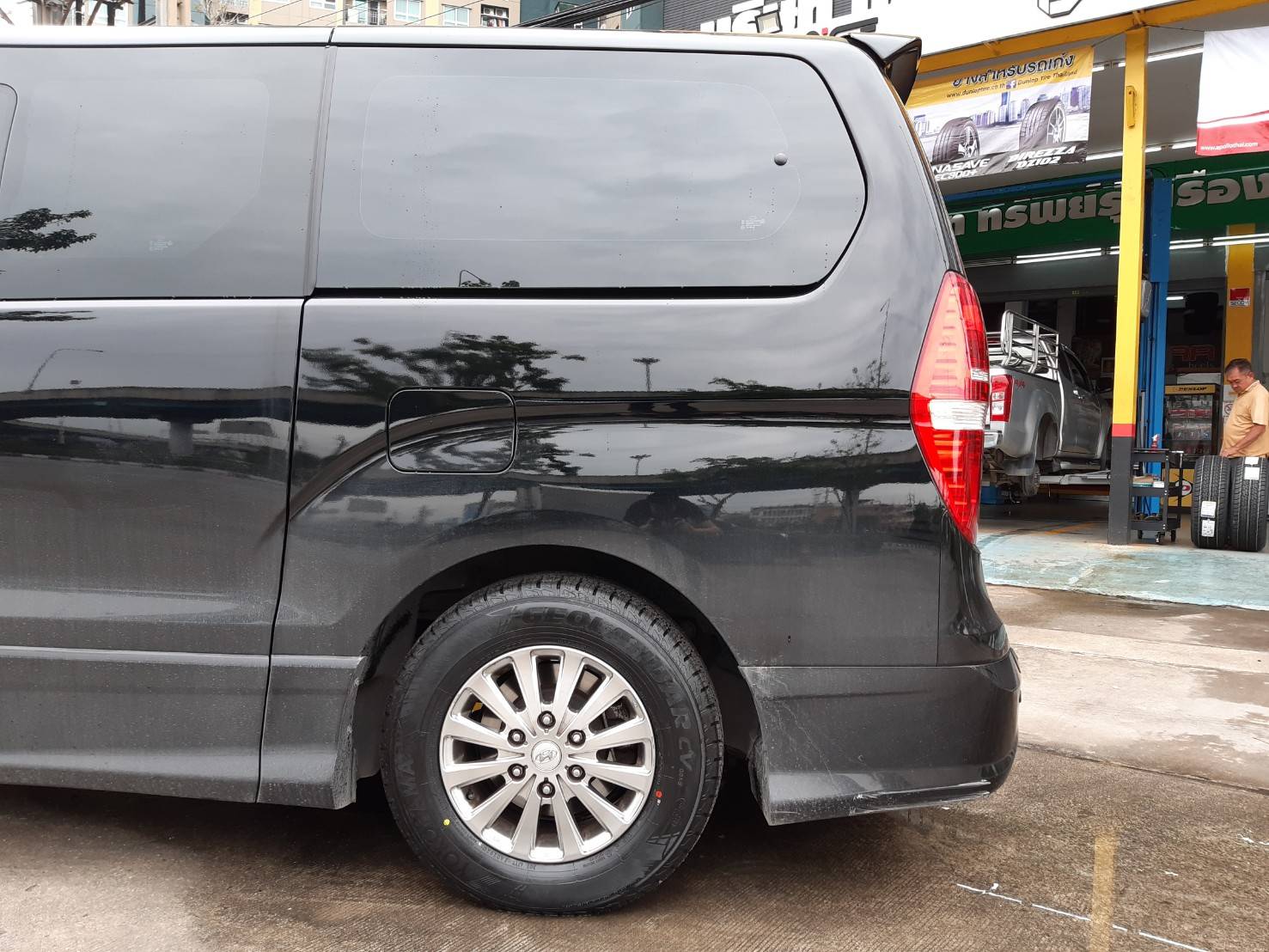 YOKOHAMA GEOLANDAR CV G058 215/70R16 ยางใหม่ ราคาพิเศษ