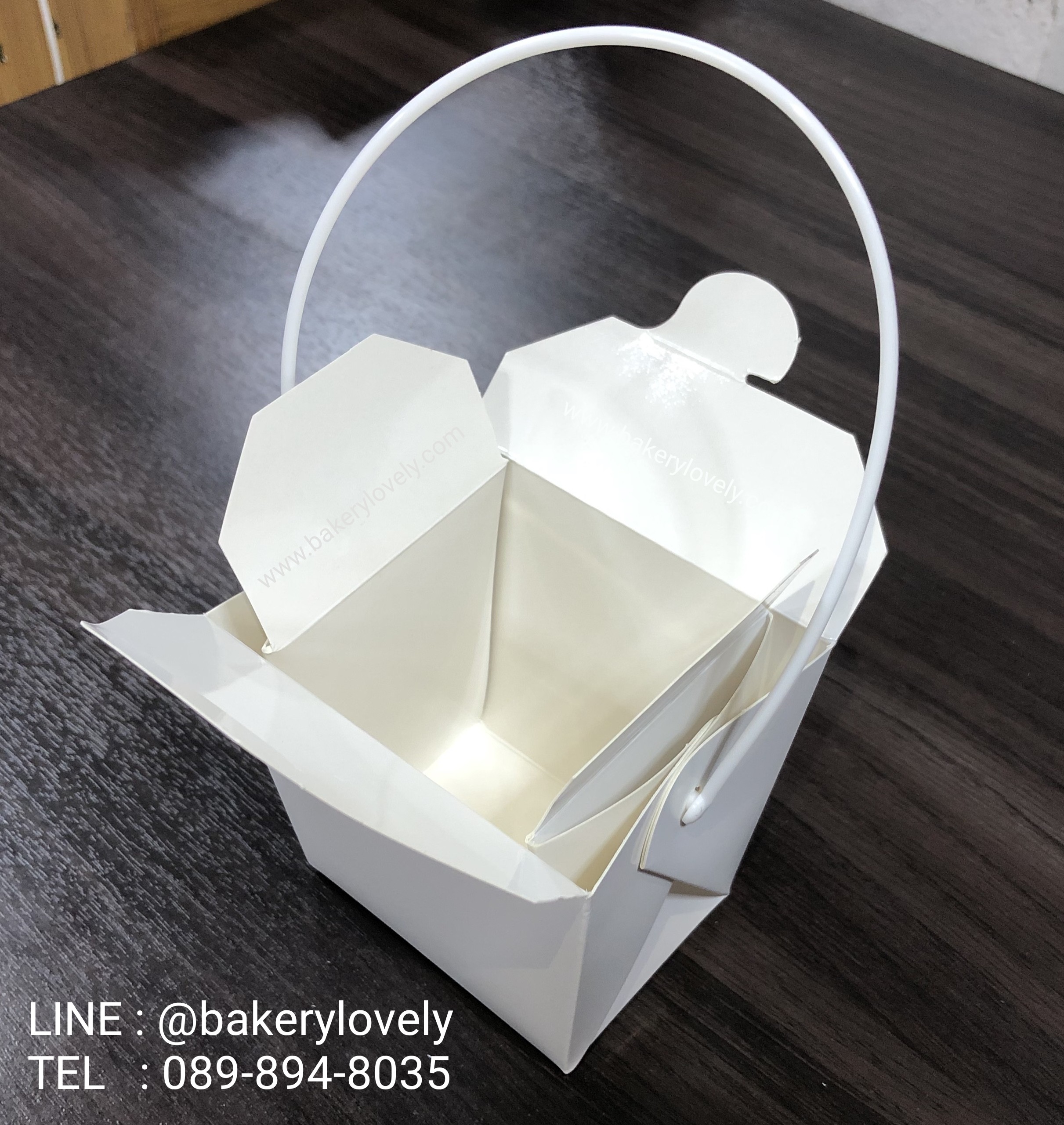 กล่องกระดาษ ใส่ก๋วยเตี๋ยว สีขาว ไซส์ S 9.6x7.1x6.8x5.2 cm สูง 9 cm ( เคลือบใน )