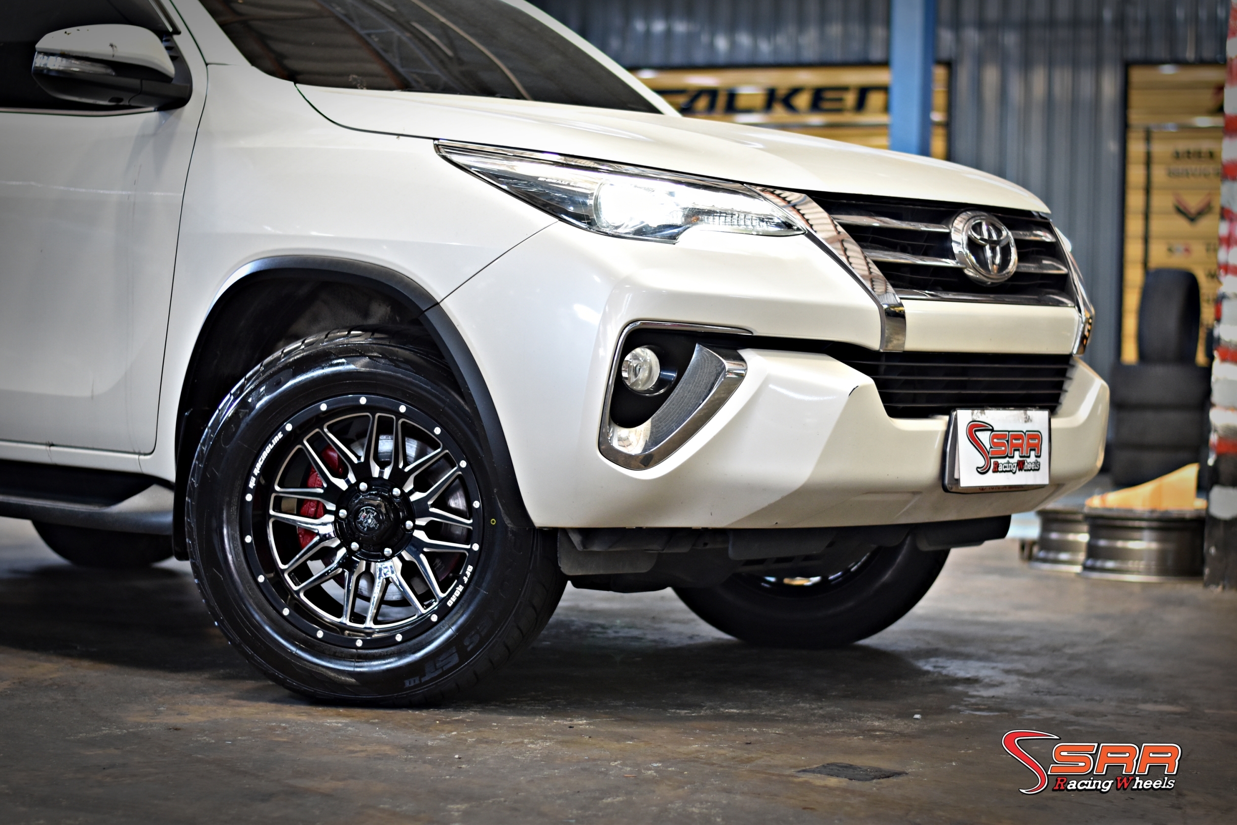 8040-MGW OFFROAD ขอบ18 6H139.7 ET0 BW ราคาพิเศษ