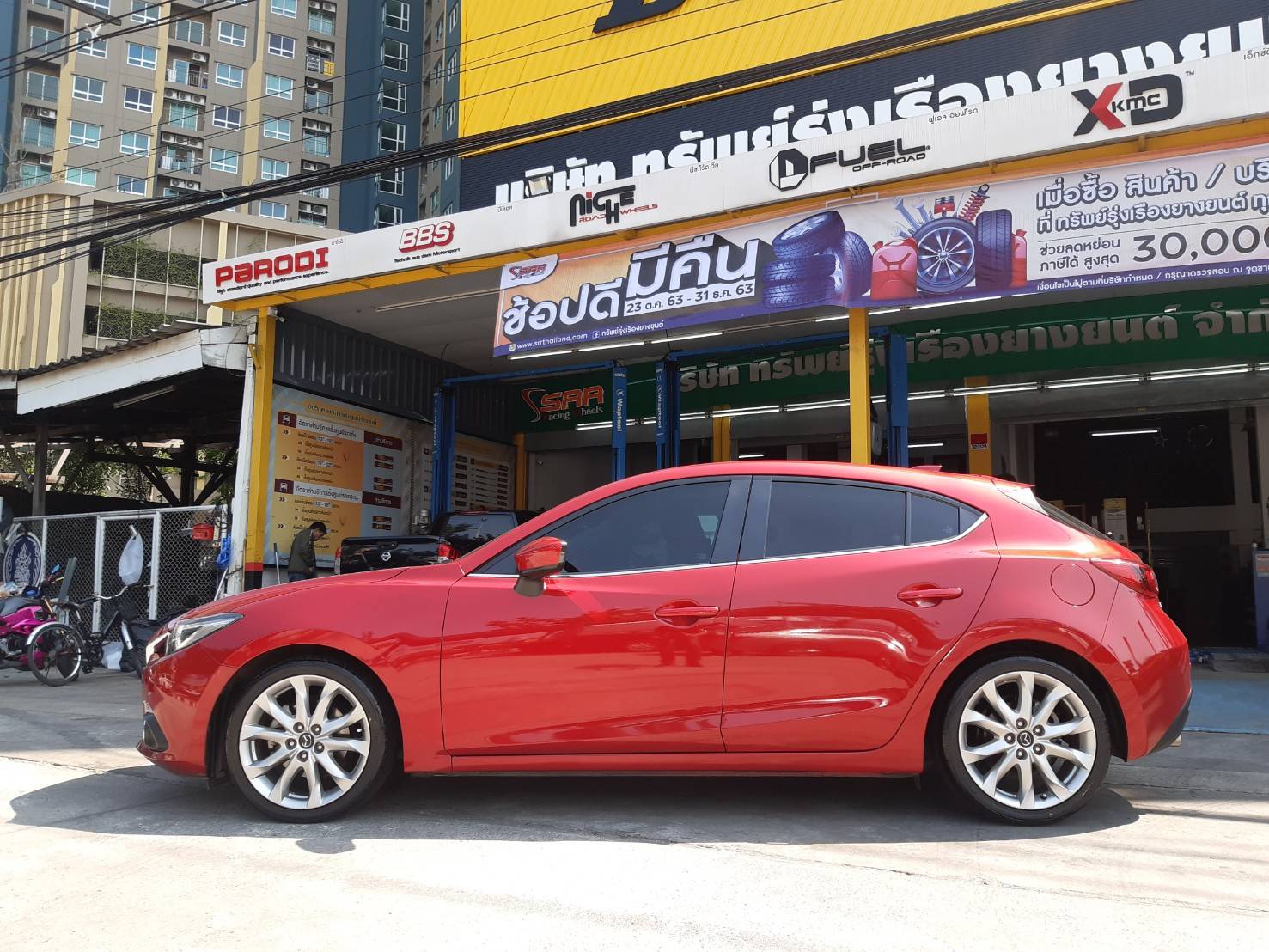 BRIDGESTONE RE004 225/40R18 ยางใหม่ปี2021 ราคาพิเศษ