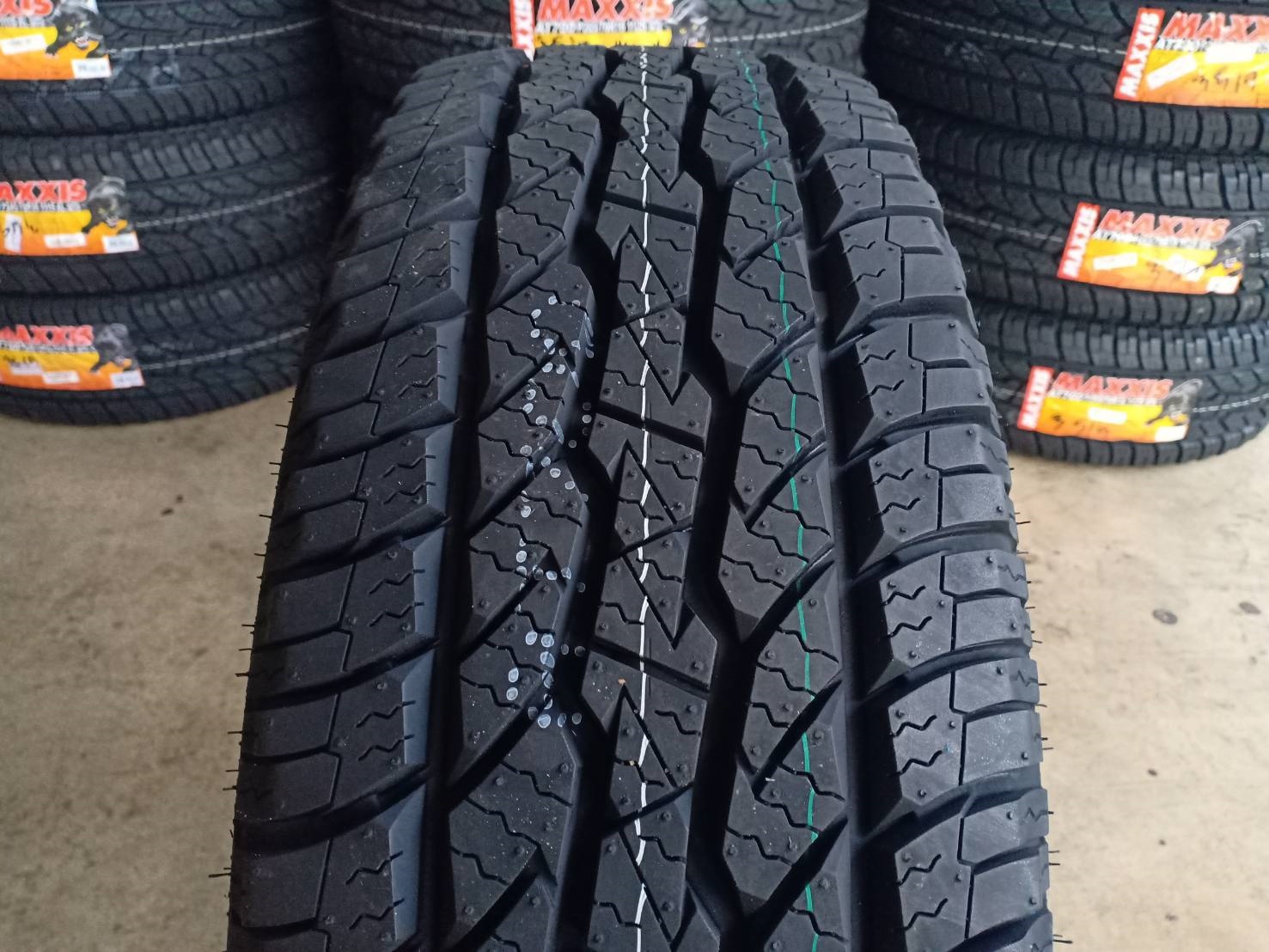 MAXXIS AT700 245/70R16 ยางใหม่ปี19 ราคาพิเศษ