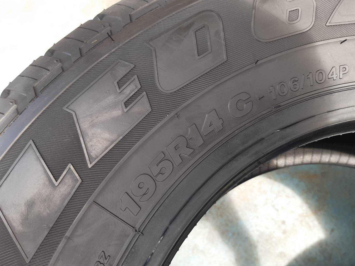 BRIDGESTONE LEO677 195R14 ยางสำหรับกระบะบรรทุก ราคาพิเศษ