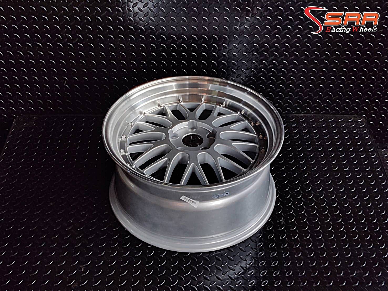 BBS LM ขอบ18 หน้า8.5 หลัง9.5 5H113 SILVER มีจำหน่ายที่ร้านSRR
