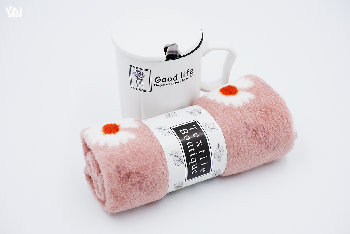 ผ้าเช็ดผมขนเป็ดลายดอกเดซี่ 1 โหล