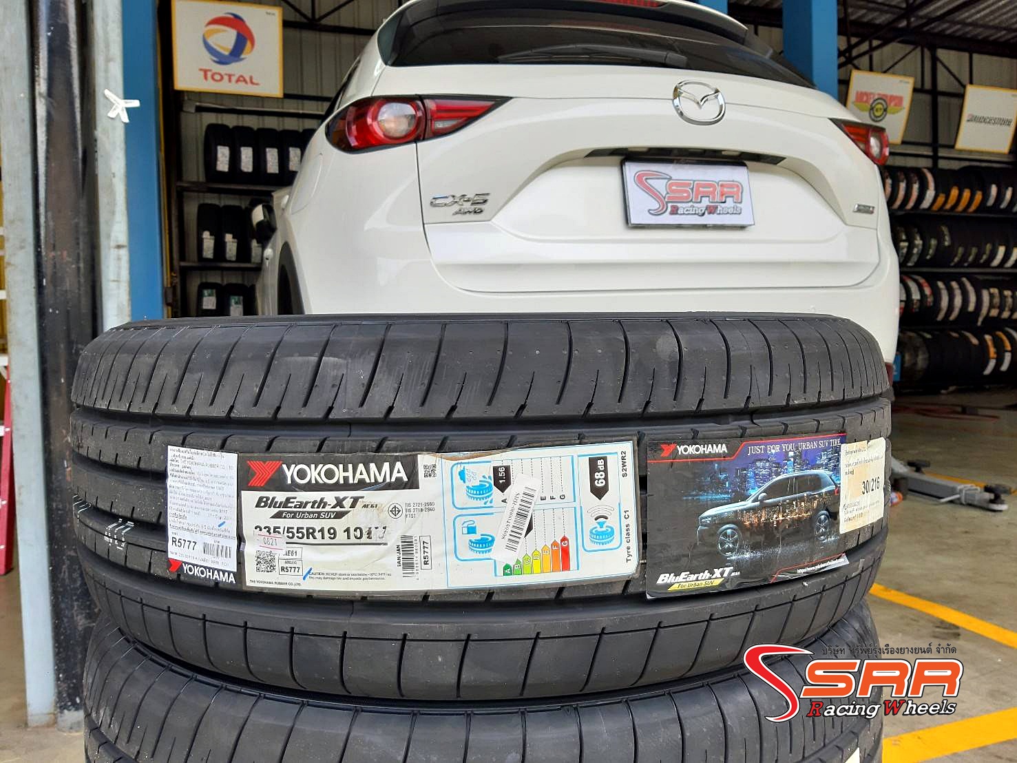 YOKOHAMA BluEarth-XT AE61 235/55R19 ยางใหม่ปี2021 ราคาพิเศษ