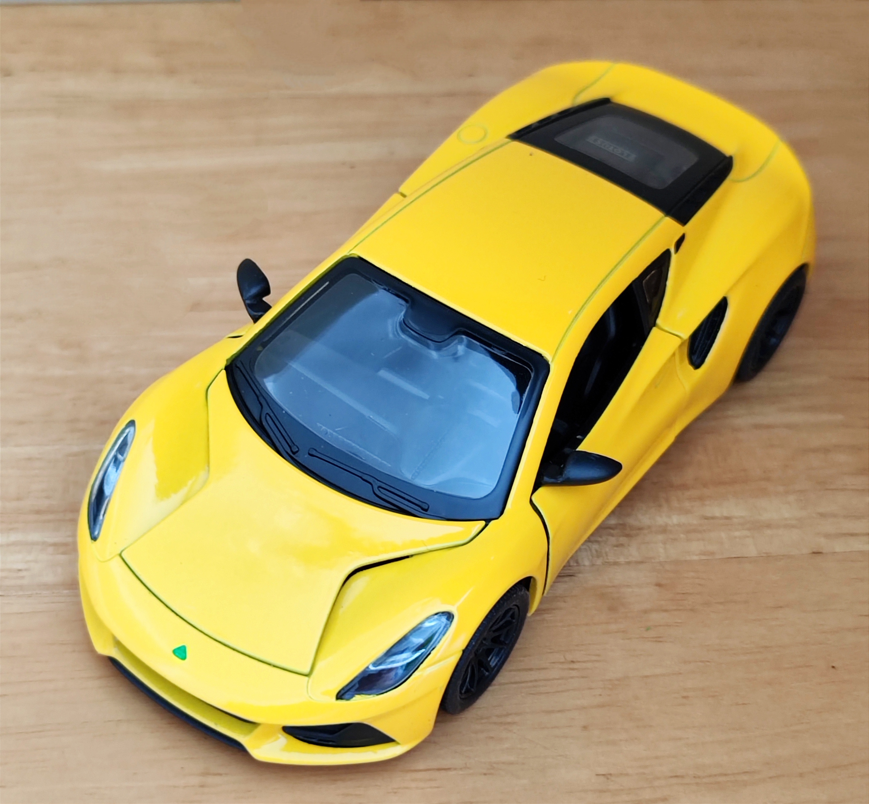 โมเดลรถเหล็ก Lotus Emira (ปลีก-ส่ง)