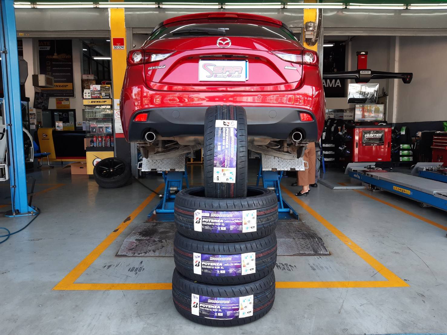 BRIDGESTONE RE004 225/40R18 ยางใหม่ปี2021 ราคาพิเศษ