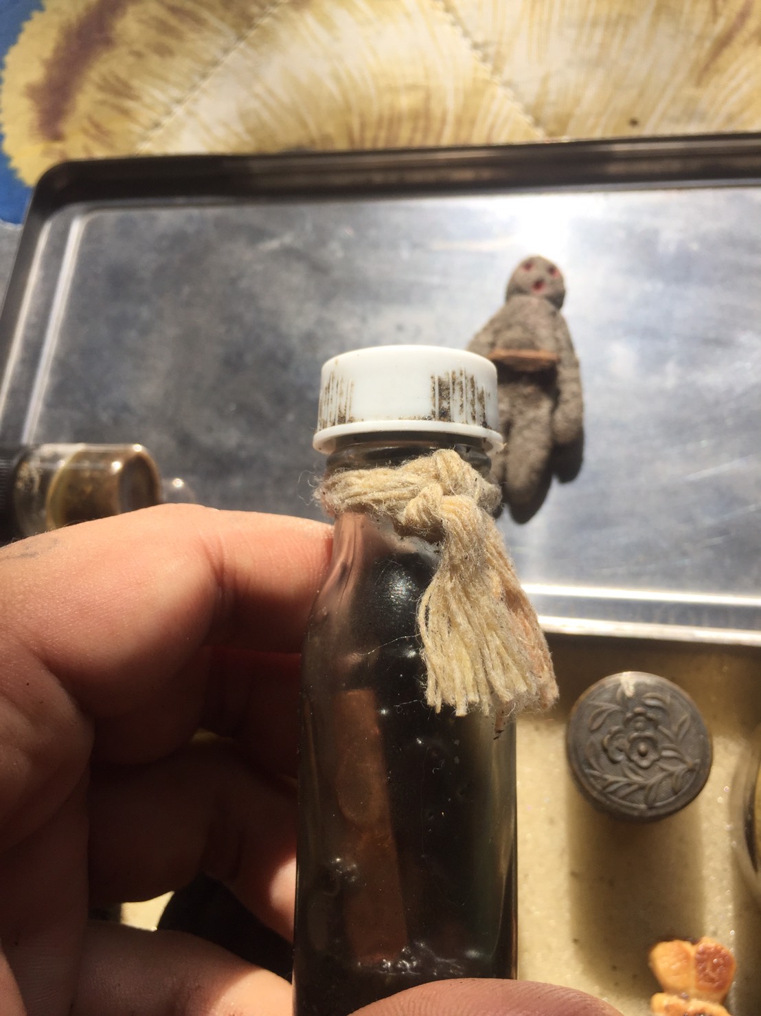 กุมารทองในขวดน้ำมันพรายแม่น้ำฝนพร้อมตะกรุด ผงพราย59ตน ว่านดอกทอง อาจารย์เปล่ง