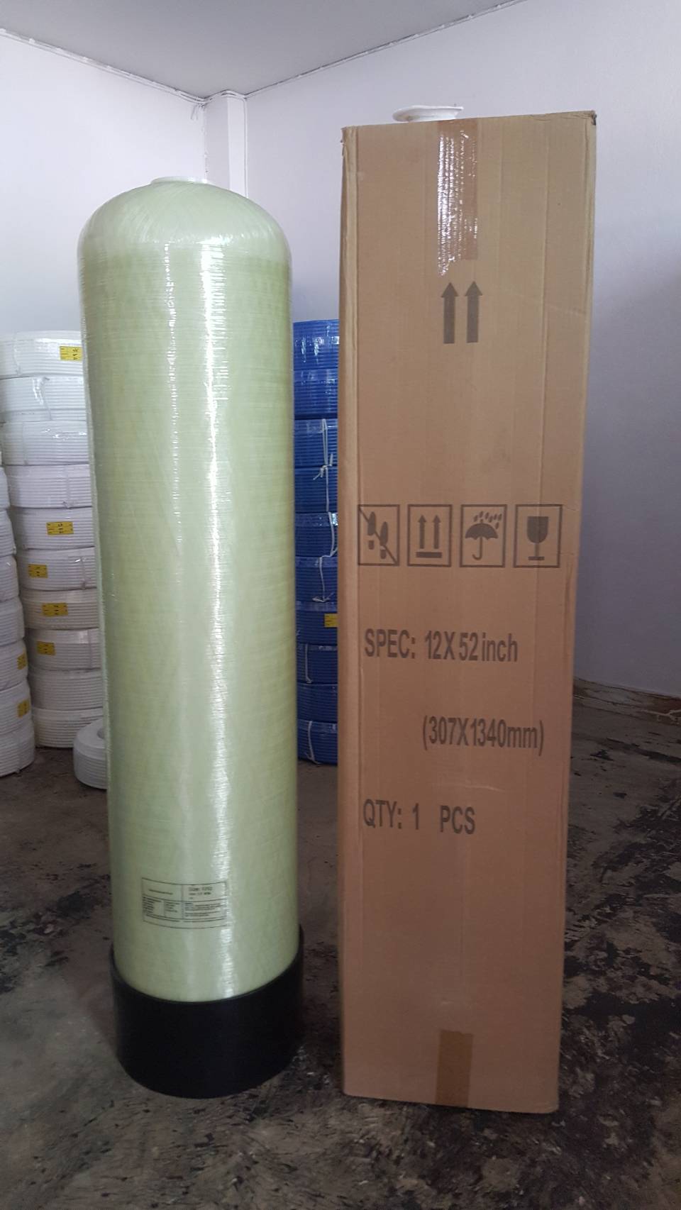 ถังกรองน้ำ Fiber Tank 12x52 นิ้ว ปากถัง 2.5 นิ้ว สีเทา