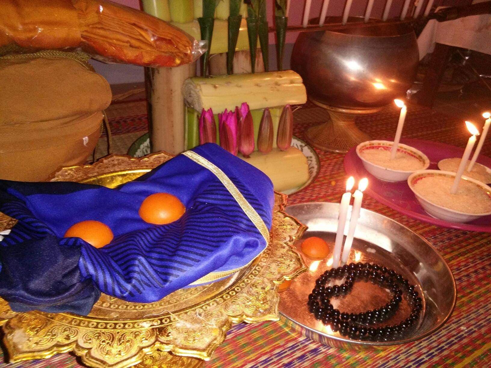 ฝาบาตรสะกดรัก อาจารย์เขมร