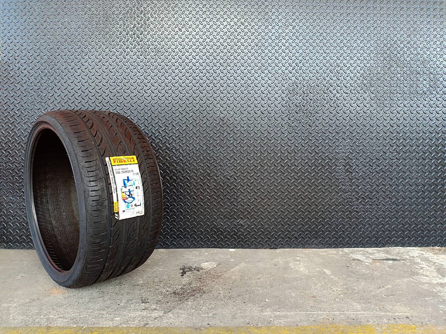 PIRELLI P ZERO NEROGT 285/25ZR20 ราคาพิเศษ เส้นละ 6,800 บาท