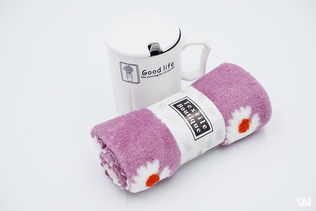 ผ้าเช็ดผมขนเป็ดลายดอกเดซี่ 1 โหล