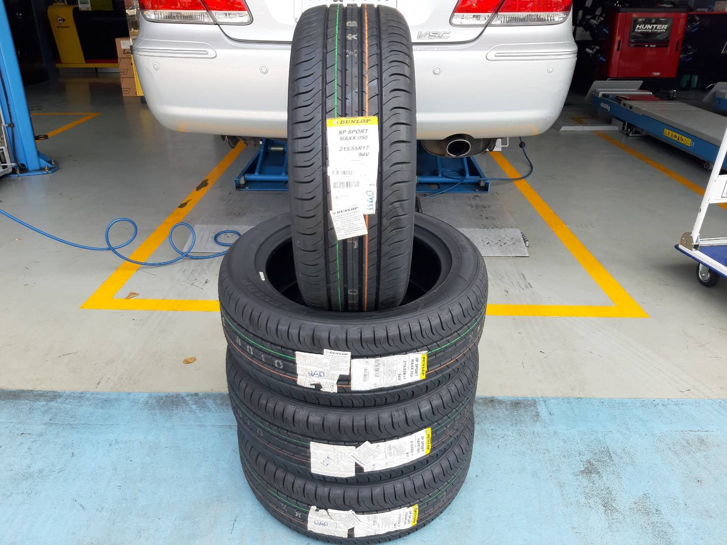 DUNLOP SP SPORT MAXX 050 215/55R17 ยางญี่ปุ่นลดราคาพิเศษ