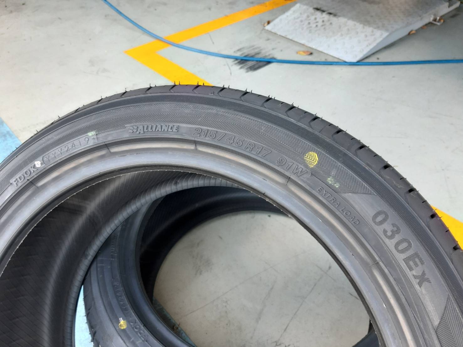 YOKOHAMA ALLIANCE 030Ex 215/45R17 ยางญี่ปุ่น ราคาพิเศษ
