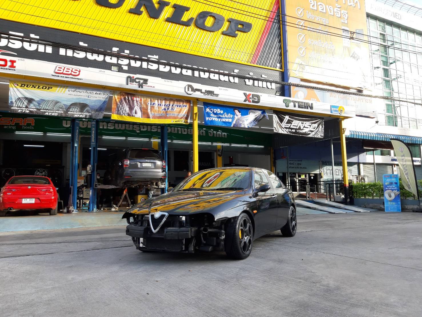 BRIDGESTONE POTENZA ADRENALIN RE004 215/45R17 ปี20 ราคาพิเศษ