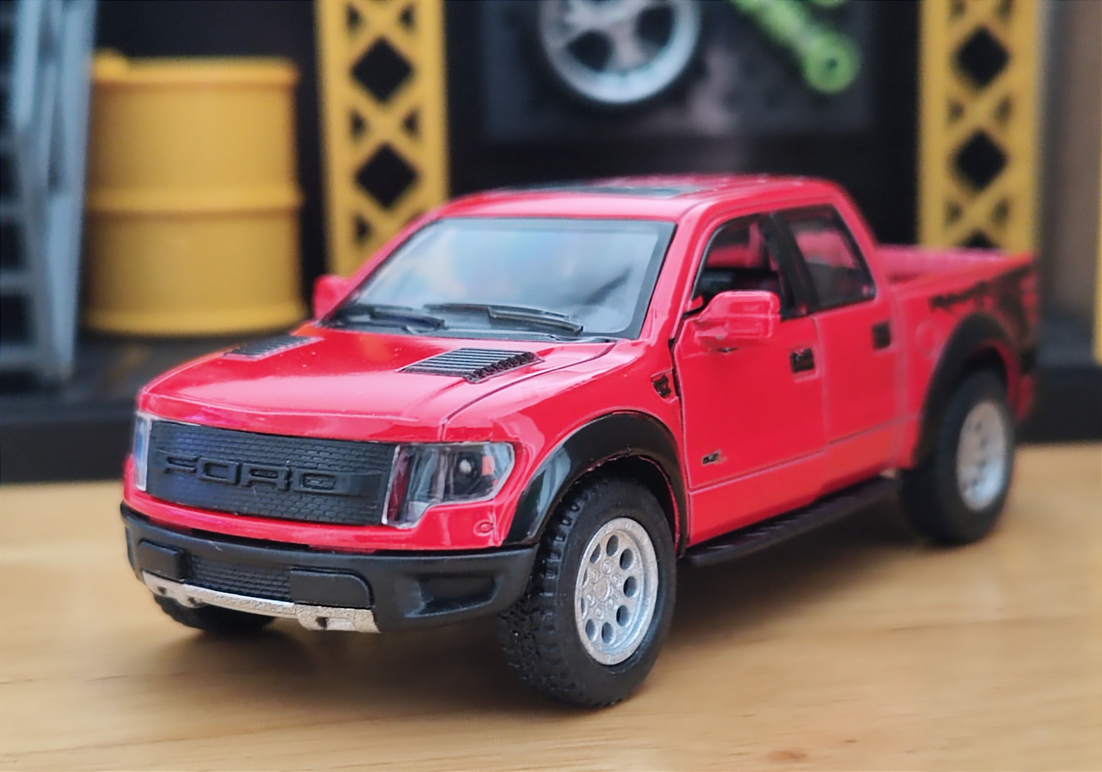 2013 Ford F-150 SVT Raptor SuperCrew โมเดลรถเหล็ก รถกระบะ Ford (ปลีก-ส่ง)
