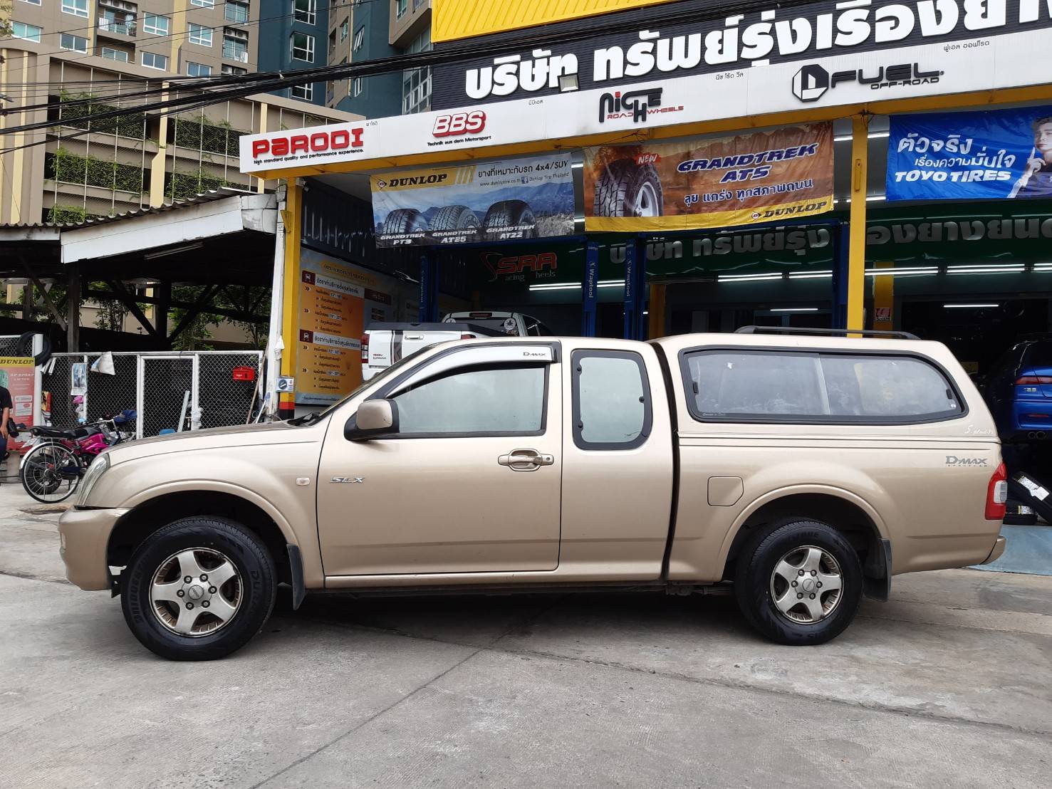 BRIDGESTONE DURAVIS R611 215/70R15 ยางสำหรับกระบะบรรทุก ราคาพิเศษ