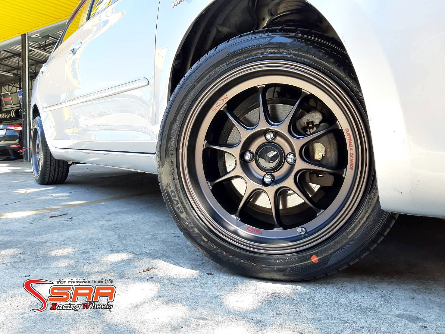 ENKEI TUNING SC55 ขอบ15 ET28 4x100 สีเทาตัวหนังสือแดง