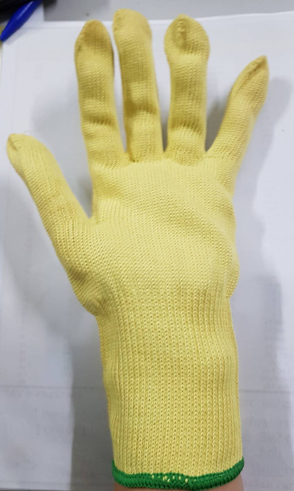 ถุงมือเคฟล่าร์ (1คู่) ป้องกันการบาดเฉือน ใช้ป้องกันอันตรายของมีคมใช้หยิบจับช้ินงานที่มีความลื่นและกันความร้อน เหมาะกับงานหยิบจับกระจก, เศษโลหะ, เหล็กแผ่น, งานหล่อ และอื่นๆ