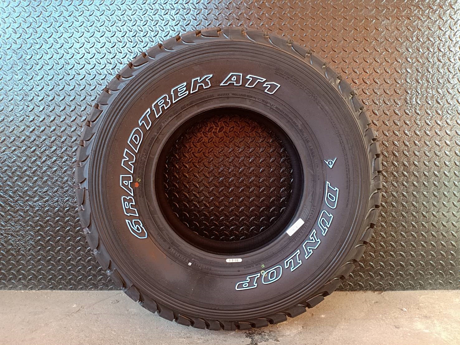 DUNLOP GRANDTREK AT1 31x10.5R15 ยางปี19 เส้นละ 3,250 บาท