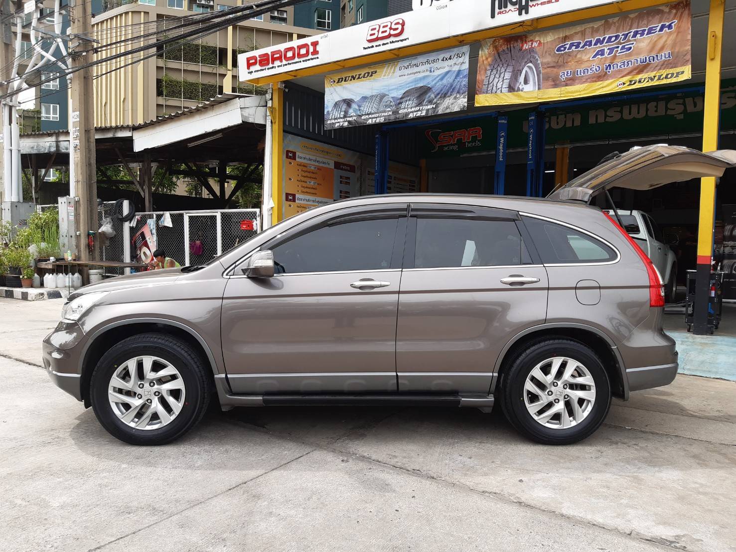 YOKOHAMA BluEarth-X AE61 225/65R17 ยางญี่ปุ่นปี20 ราคาพิเศษ