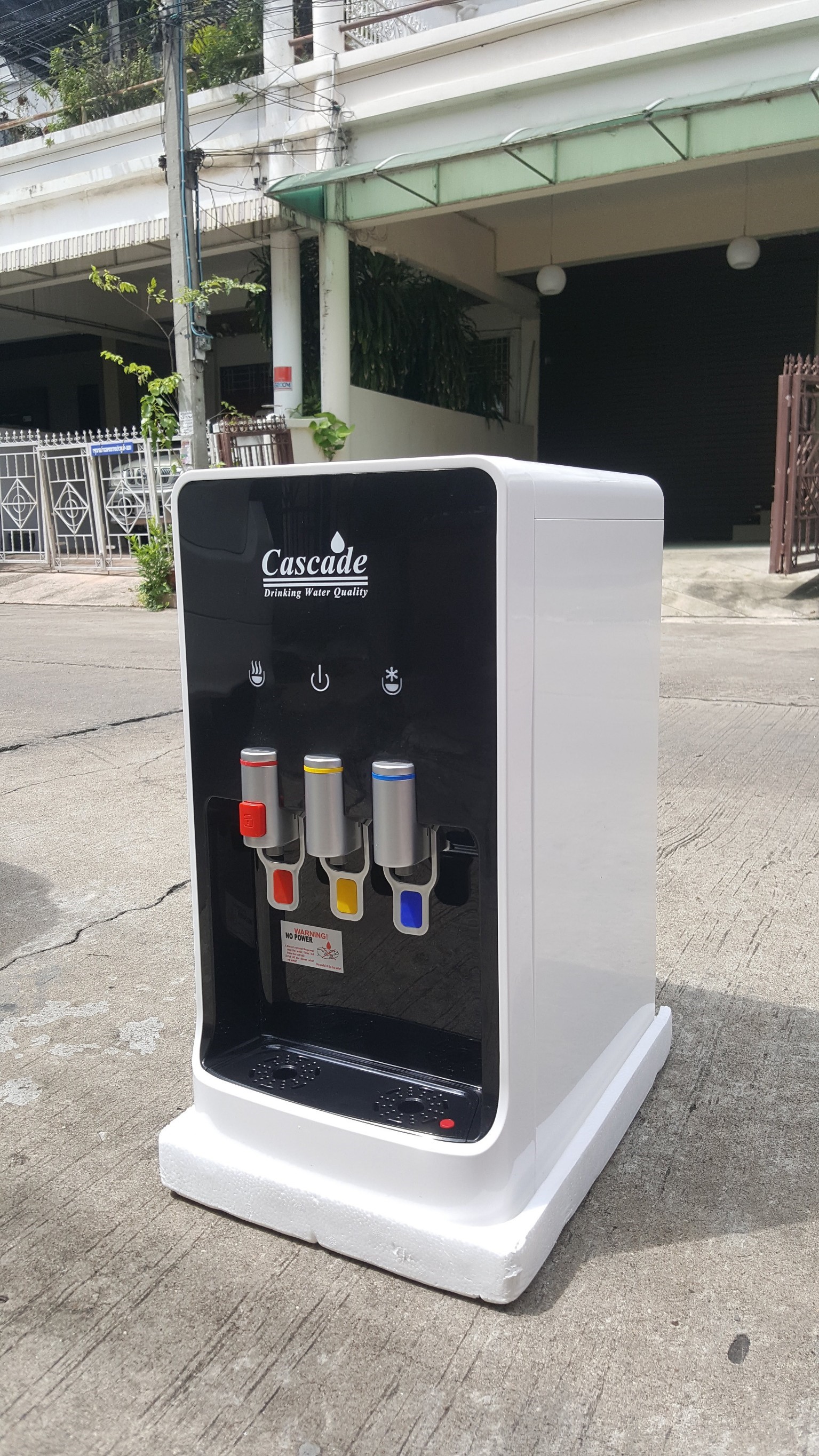 เครื่องกรองน้ำระบบ RO แบบตั้งโต๊ะ 3 อุณหภูมิ รุ่น DN310 Cascade