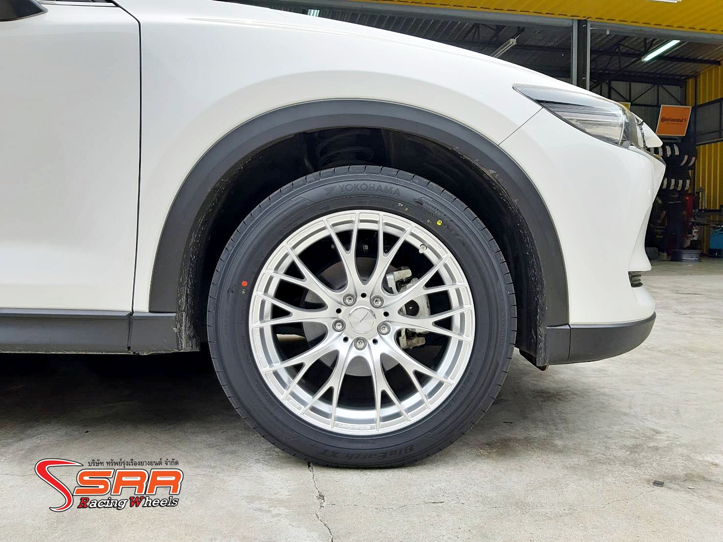 YOKOHAMA BluEarth-XT AE61 235/55R19 ยางใหม่ปี2021 ราคาพิเศษ