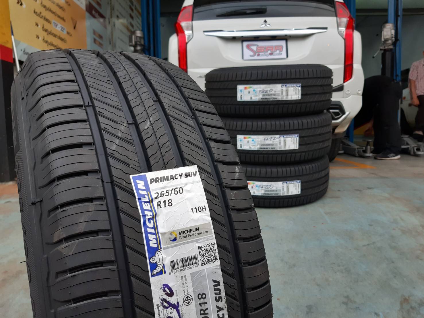 MICHELIN LATITUDE TOUR HP 265/60R18 ยางปี20 สำหรับกระบะ และSUV