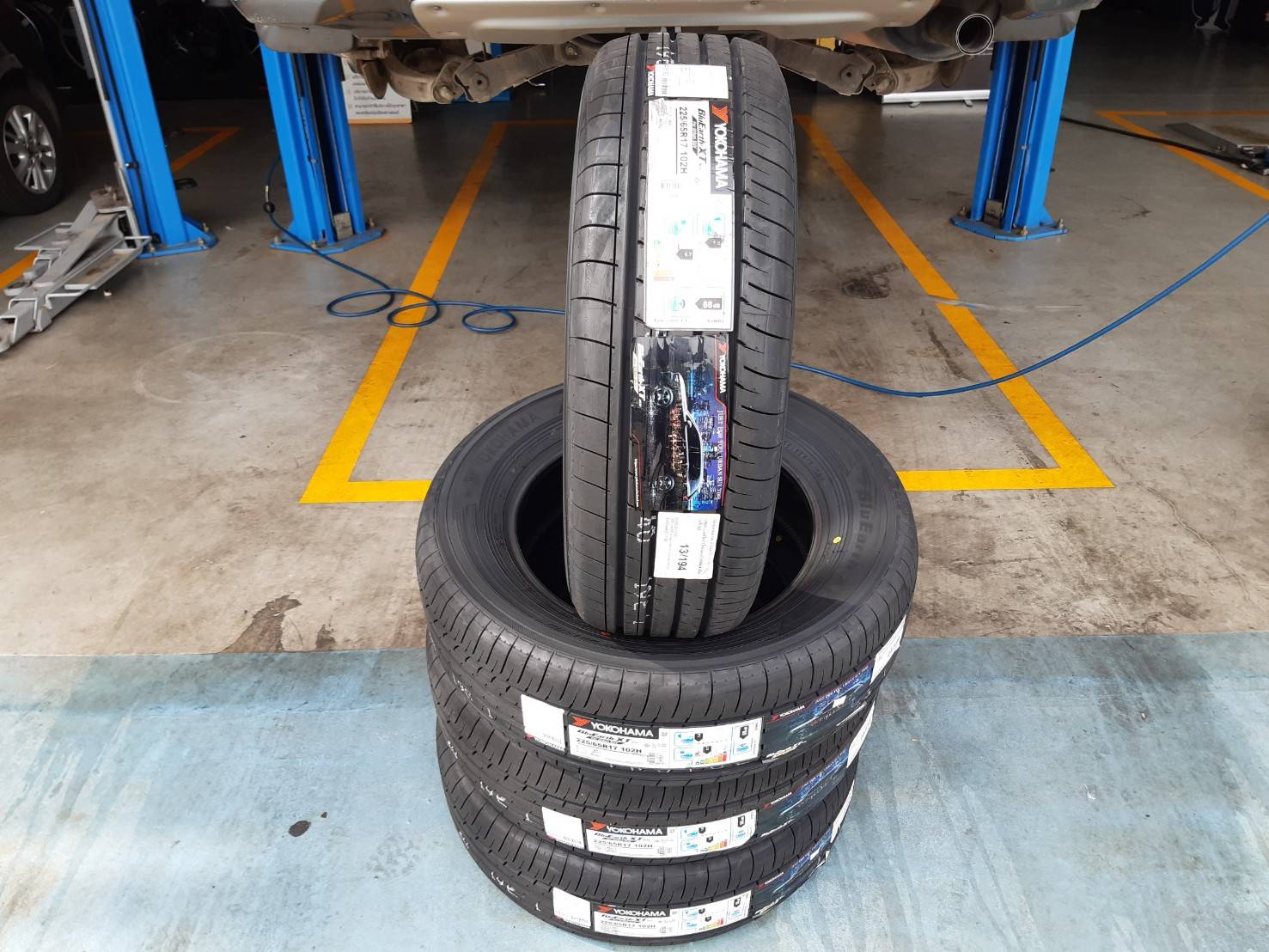 YOKOHAMA BluEarth-X AE61 225/65R17 ยางญี่ปุ่นปี20 ราคาพิเศษ