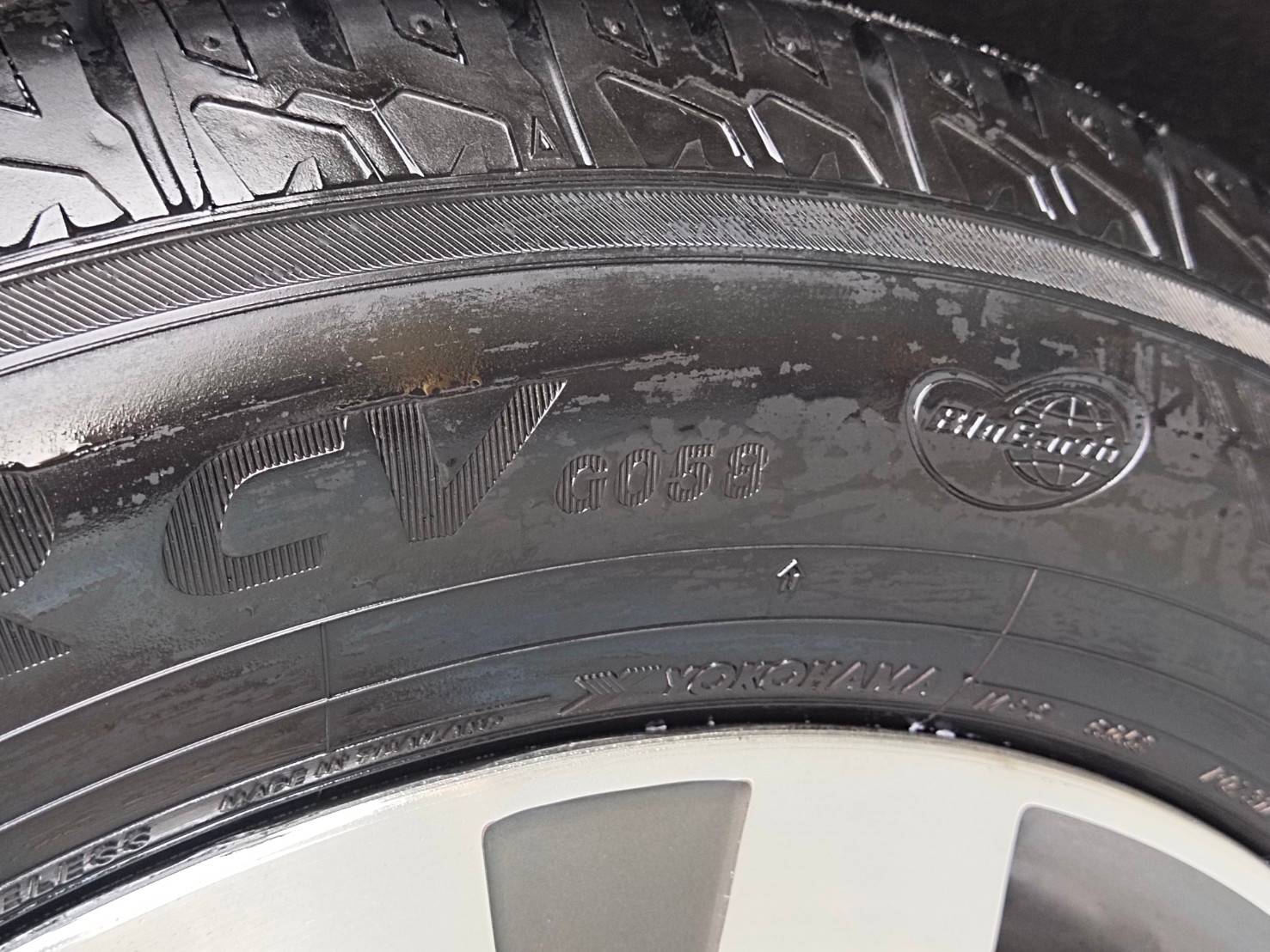 YOKOHAMA GEOLANDAR CV G058 225/60R18 ยางใหม่ ราคาพิเศษ