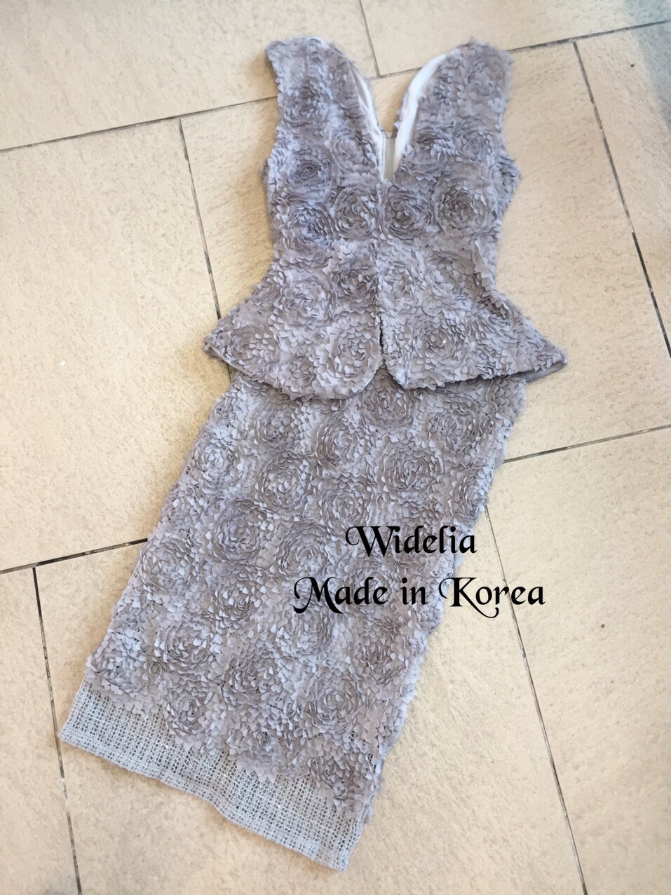 *พร้อมส่ง* CLT Set:: เสื้อแขนกุดคอวีกับกระโปรงเอวสูงทรงสอบ