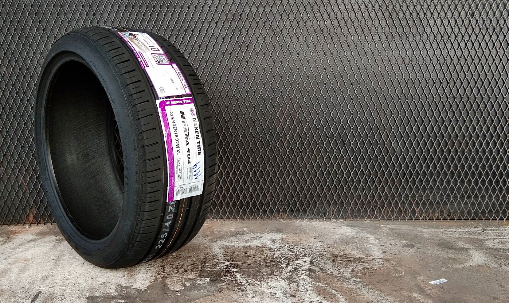 NEXEN NFERA SU4 225/40ZR18 ยางปี19 ราคาเส้นละ 2,750 บาท