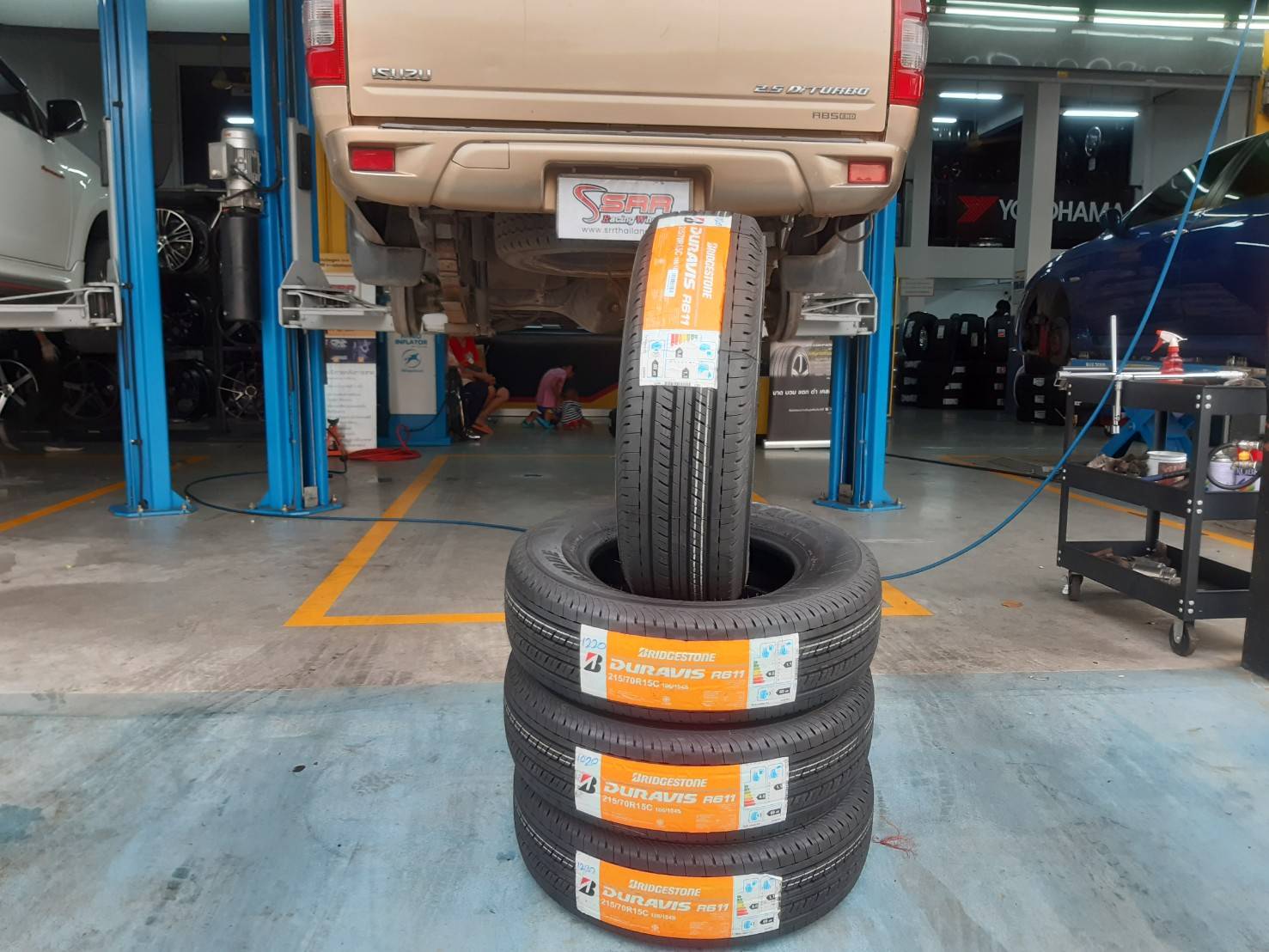 BRIDGESTONE DURAVIS R611 215/70R15 ยางสำหรับกระบะบรรทุก ราคาพิเศษ