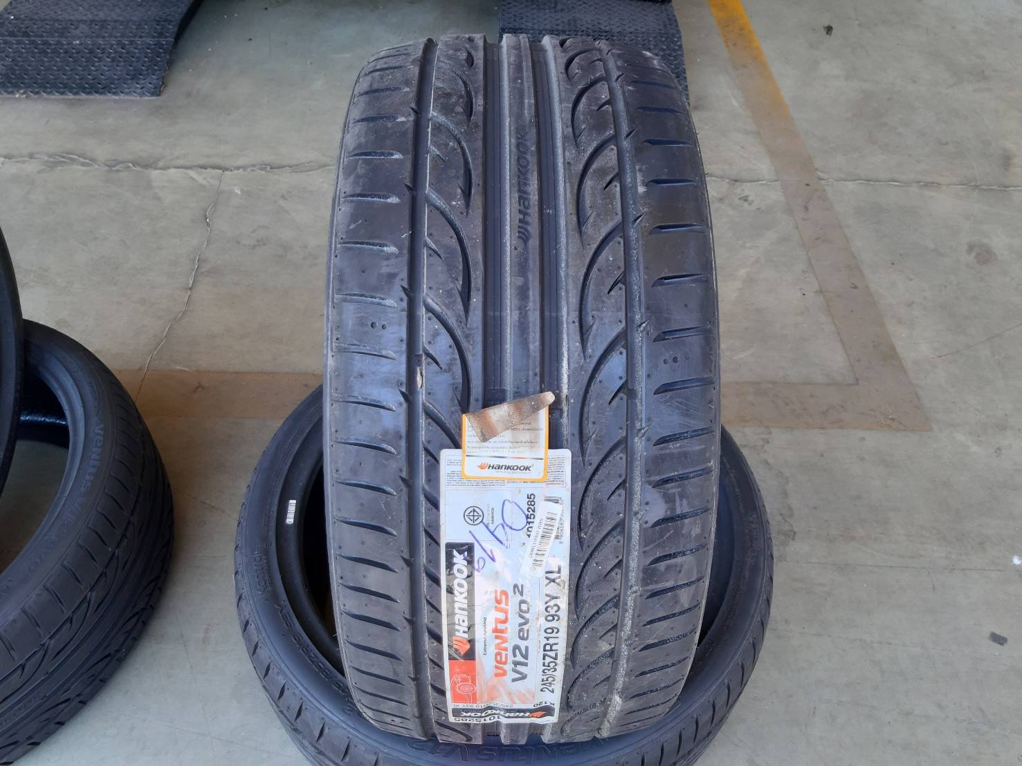 HANKOOK VENTUS V12 EVO2 235/35ZR19 ยางใหม่ ราคาพิเศษ ที่SRR