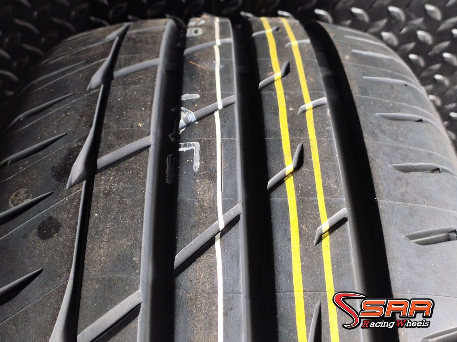 BRIDGESTONE RE004 245/40R18 ยางใหม่ ยางสปอร์ต ราคาพิเศษ