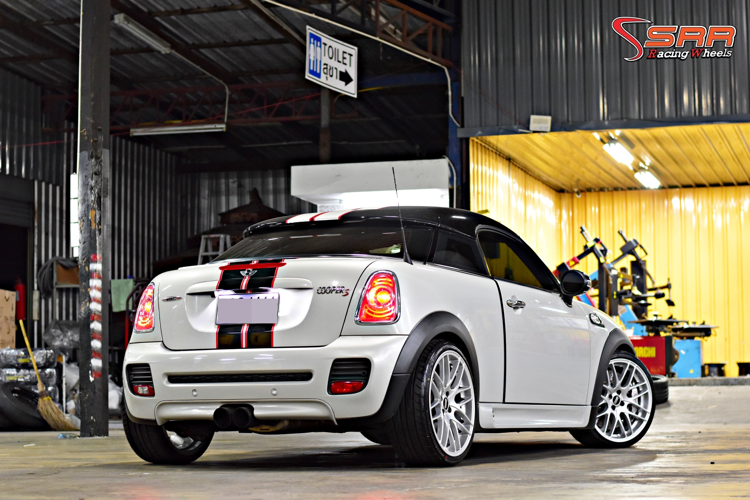 YOKOHAMA ADVAN FLEVA V701 215/35R18 ยางญี่ปุ่น ปี19 ราคาพิเศษ