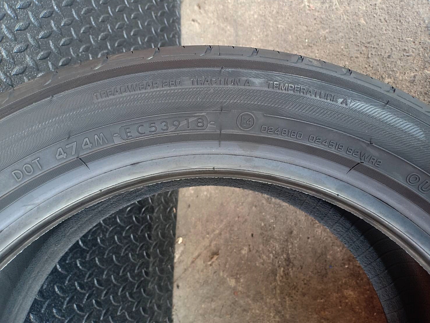 YOKOHAMA ADVAN dB decibel V551 215/50R17 ยางใหม่ลดราคาพิเศษ