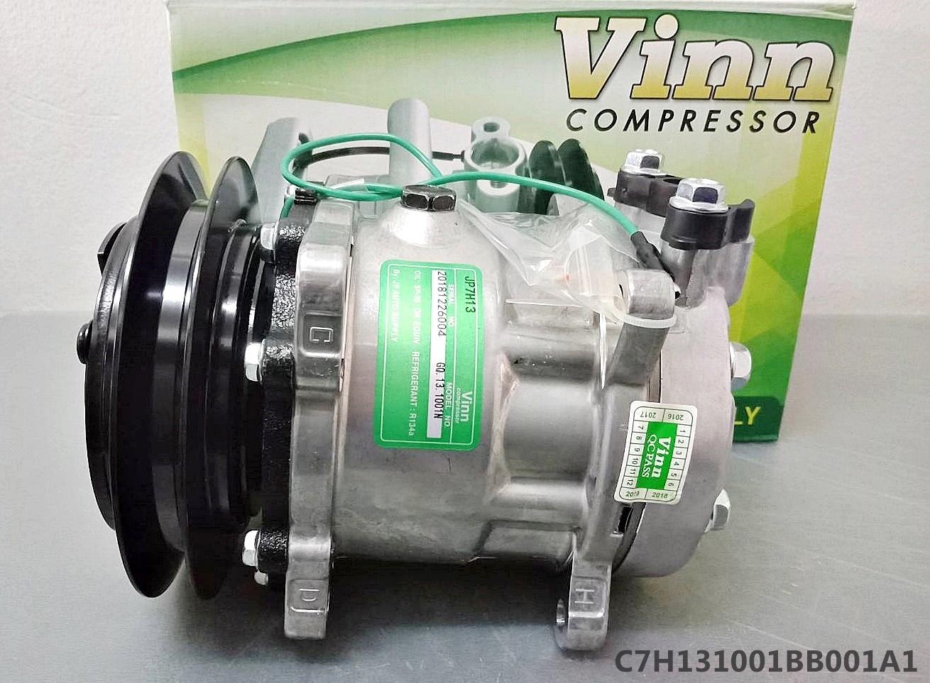 C7H131001BB001A1 คอมแอร์ยี่ห้อ Vinn (SD 7H13 KOBELCO ร่องB 8-ขา 24V. ออกบน)