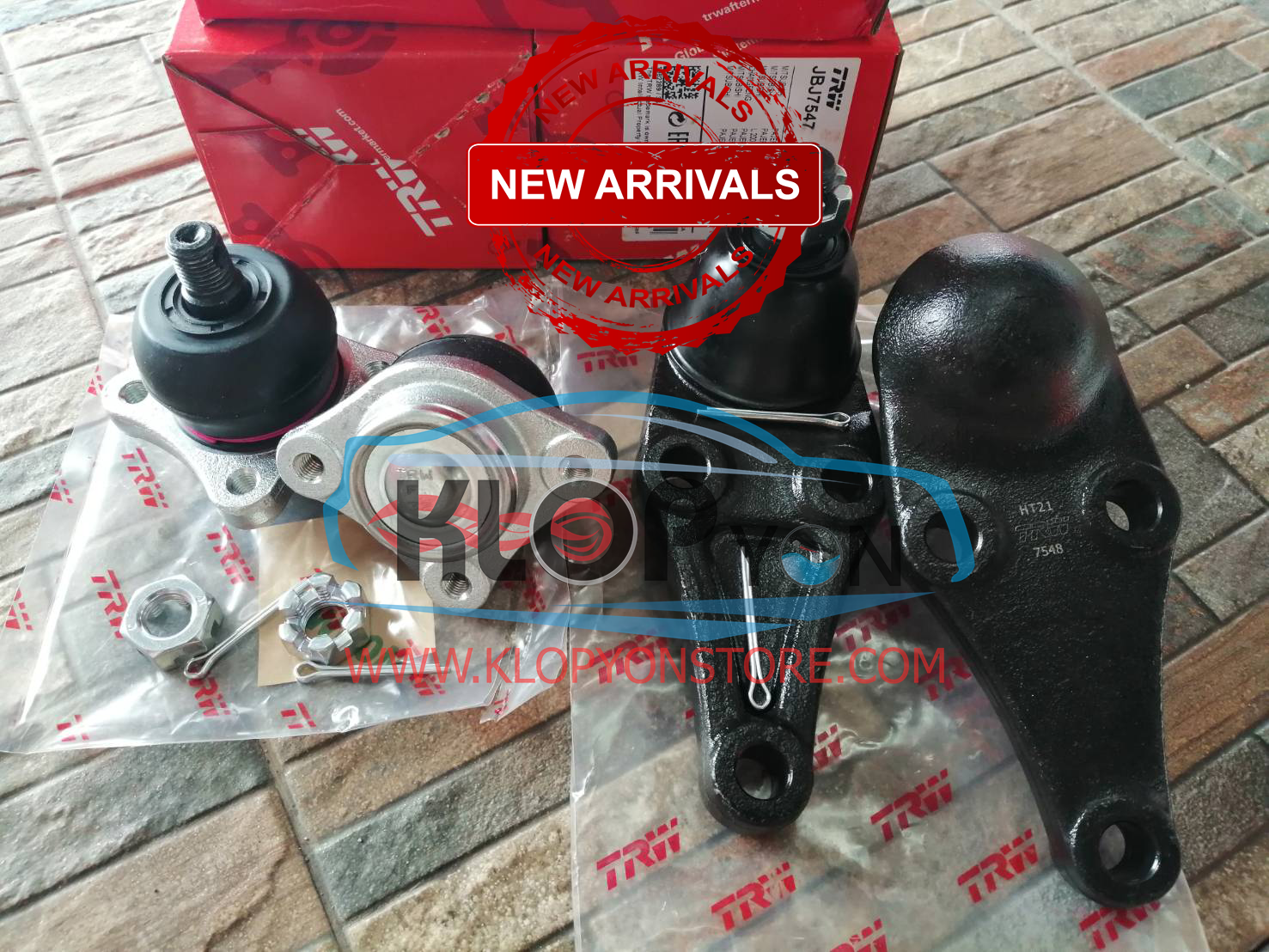 ลูกหมากปีกนกบน TRW (MITSUBISHI TRITON 4WD)***ราคาต่อข้าง