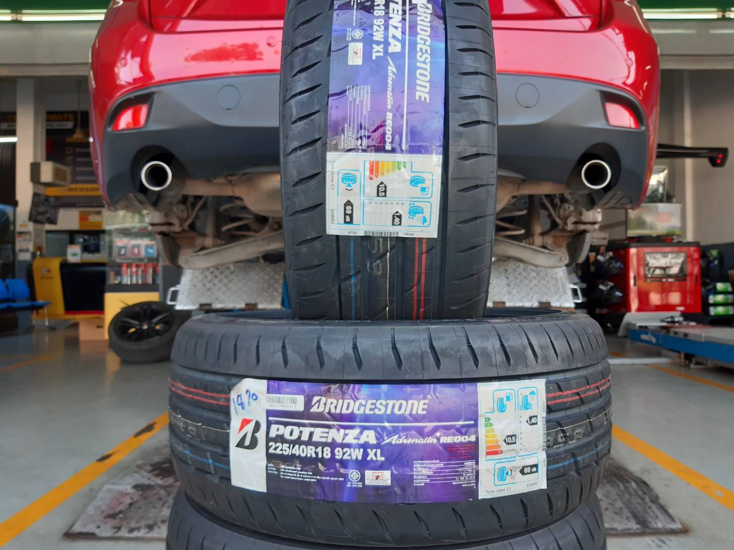BRIDGESTONE RE004 225/40R18 ยางใหม่ปี2021 ราคาพิเศษ
